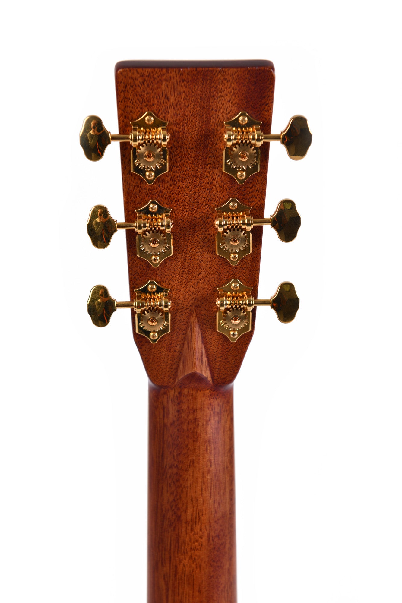 Modèle SGM-41-SB, Grand OM, table épicéa massif, f/e acajou massif, touche ébène, soft case, sunburst brillant