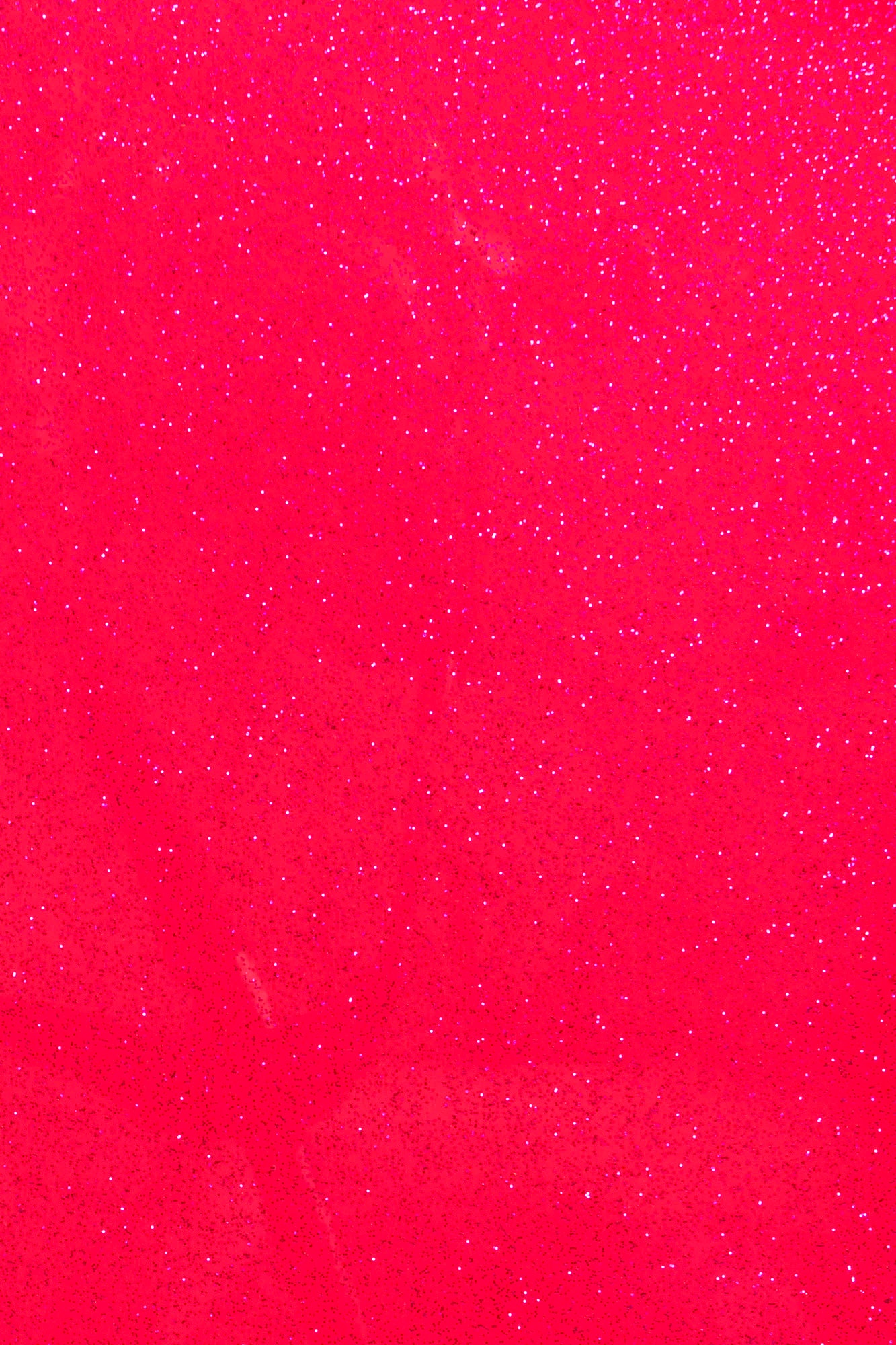 Modèle 000M-1E, Forme 000, table épicéa massif, f/e acajou, touche micarta, EQ Fishman, rose pailleté