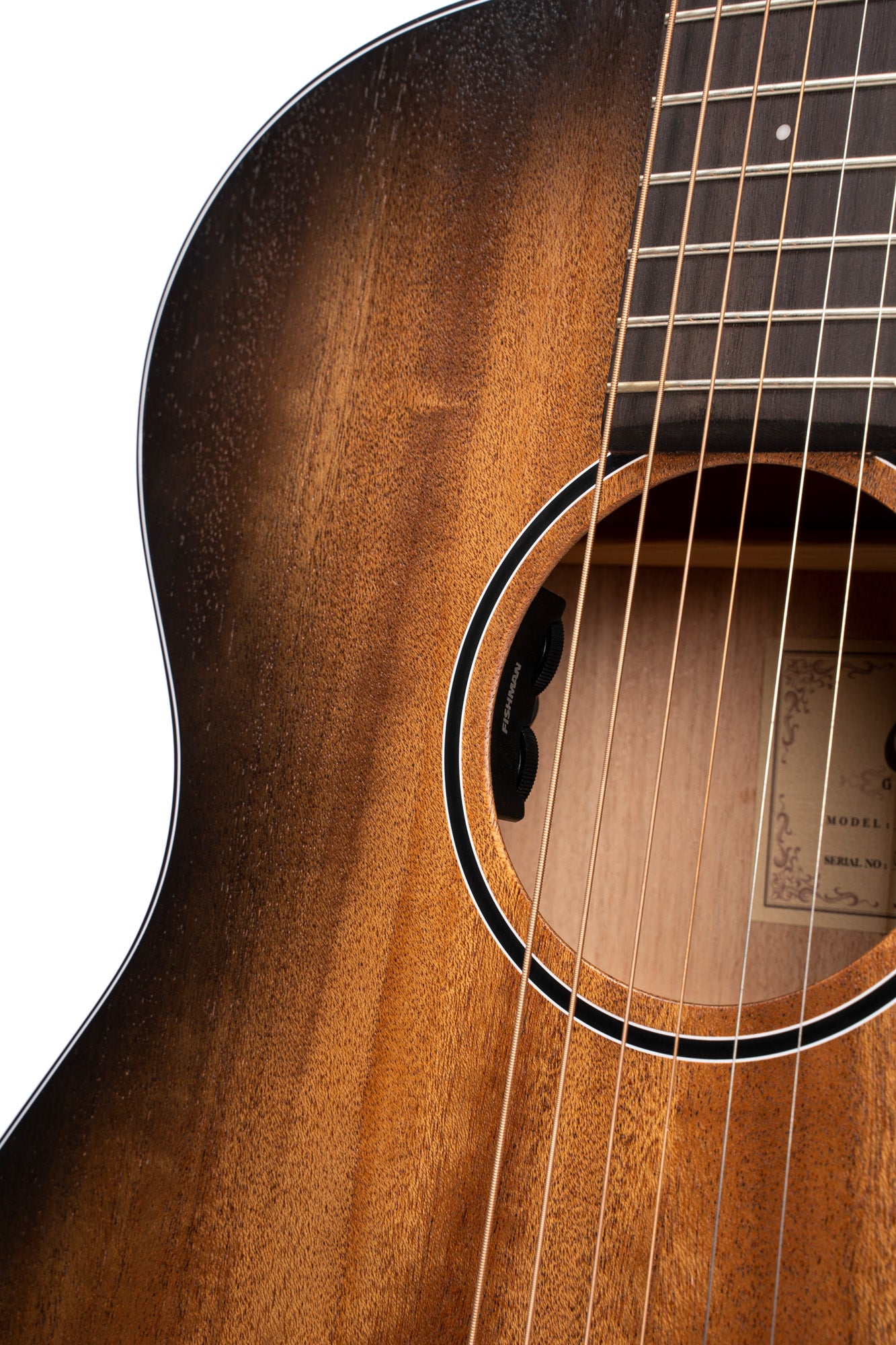 CORE-OC, forme OM, table acajou massif, f/e acajou massif, EQ Fishman Sonitone, soft case, noir dégradé pores ouverts