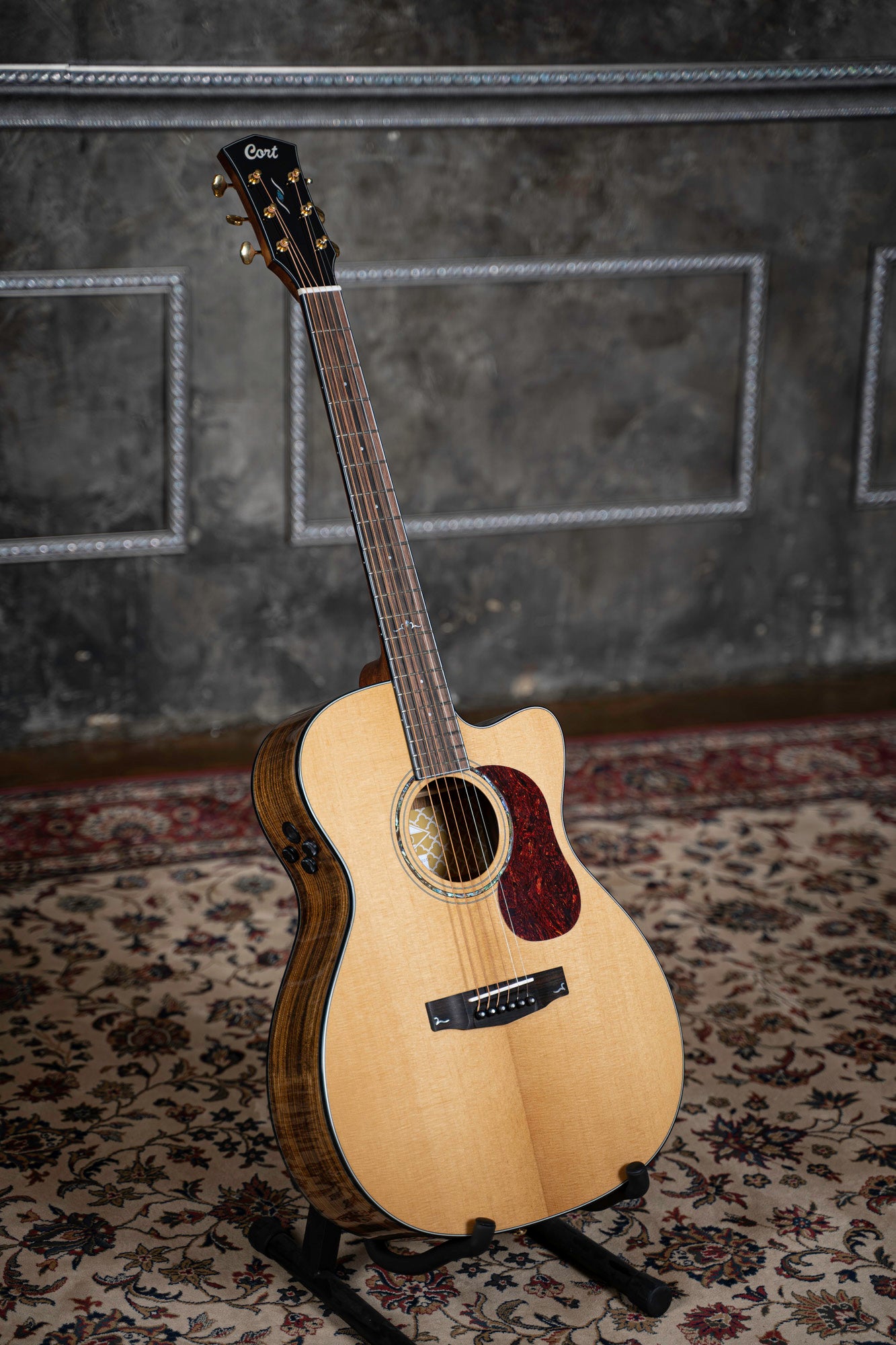 GOLD-OC6 Bocote, forme Orchestra Model pan coupé, table épicéa massif; f/e bocote, EQ Fishman Flex Blend, naturel brillant