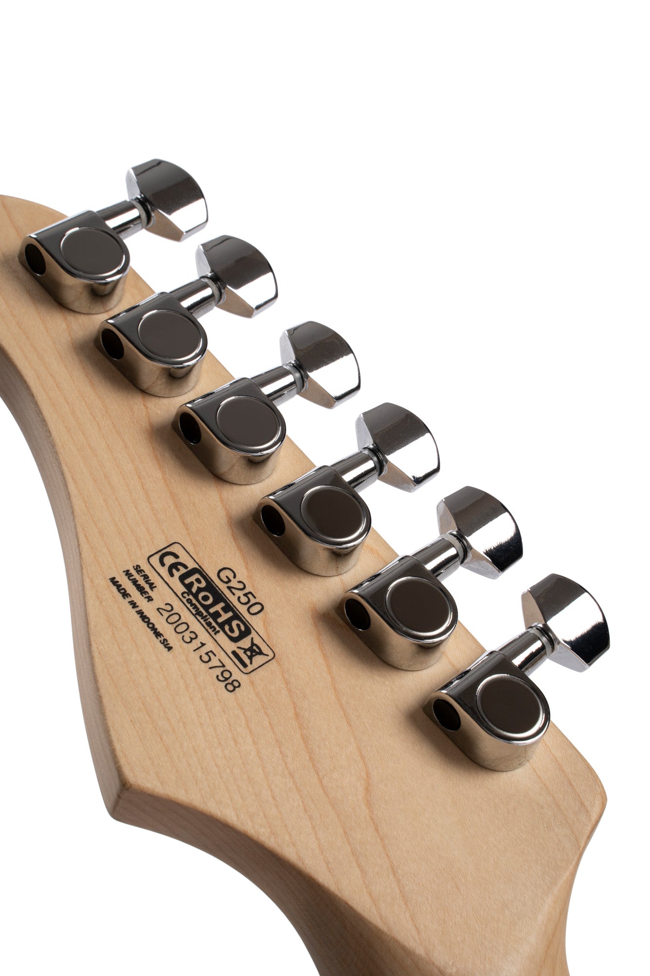 G250, corps tilleul, manche érable, touche jatoba, 1 micro double et 2 simples Cort Alnico V, trémolo, argent métallisé