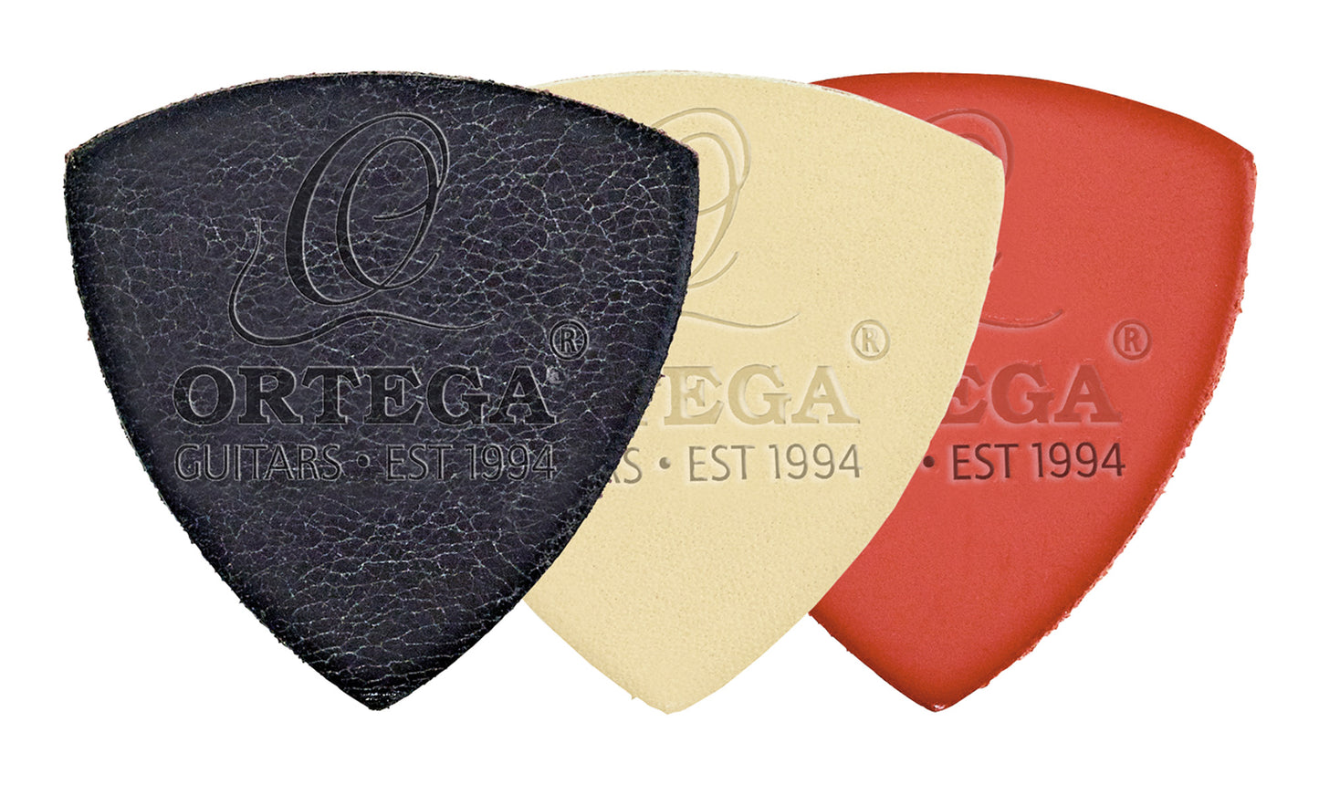 Set de 3 médiators, cuir, conçus pour ukulélés mais également adaptés aux guitare cordes nylon, noir/blanc/rouge