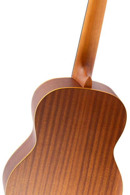 R122, table cèdre, fond & éclisses acajou, manche acajou (sillet 52 mm), housse, naturel satiné