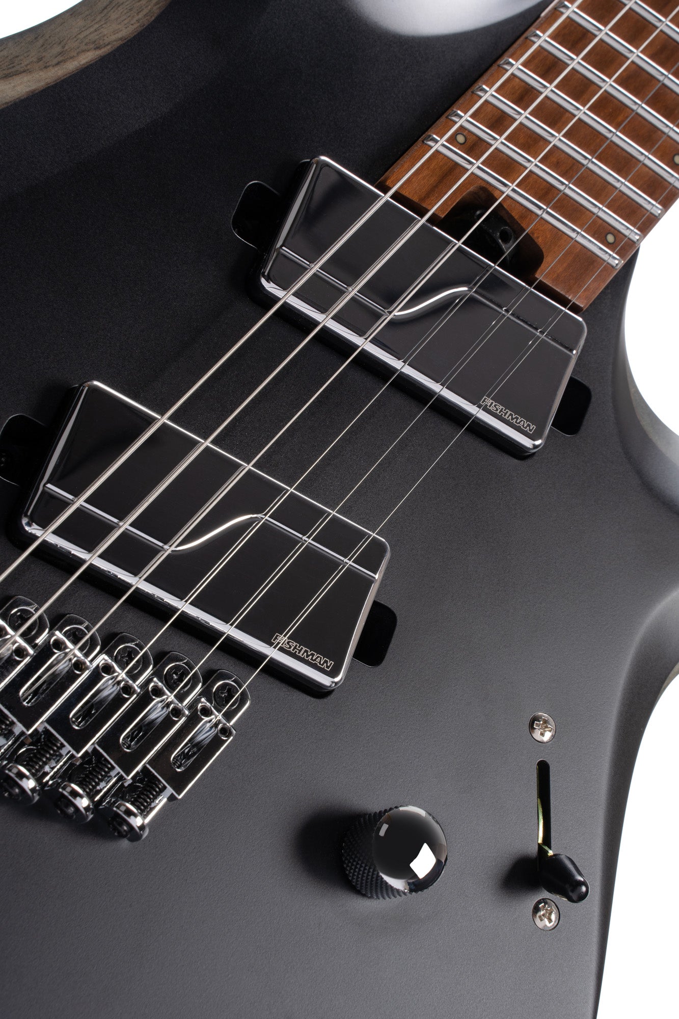 X700 Mutility, corps acajou, table frêne/érable, manche et touche érable torréfié, micros Fishman Fluence, housse, noir satiné