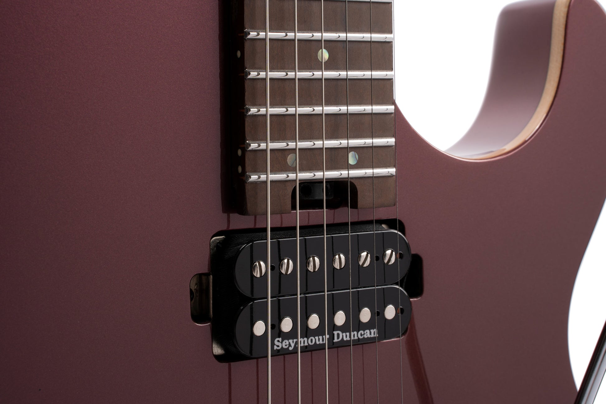 G300 PRO, corps tilleul, table érable massif, manche et touche érable torréfié, 2 micros Seymour Duncan, bourgogne vif