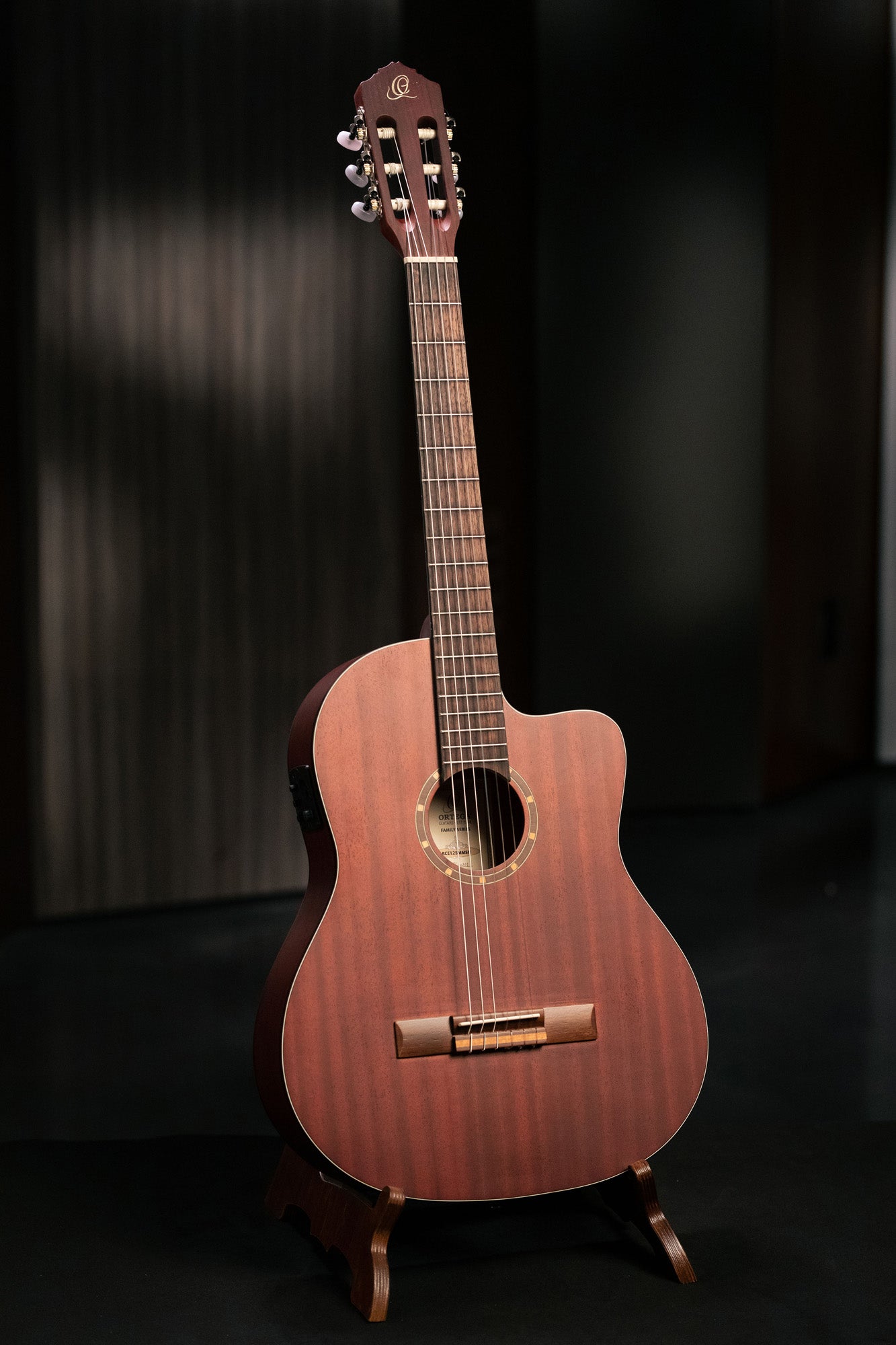 RCE125MMSN, Slim Neck, Thinline, pan coupé, EQ MagusPro, table acajou, f/e acajou, sillet 48 mm, housse, satiné pores ouverts