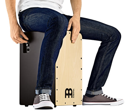 CAJON PRE-AMPLIFIE MEINL FACADE ET CORPS EN BOULEAU BALTIQUE 7PLIS (9MM), 3 MICROS PIEZO, 2 CÂBLES SNARE, FINITION MAT