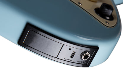 GTRS P800, corps aulne, manche érable flammé torréfié, touche palissandre, micros et processeur GTRS, tiffany blue