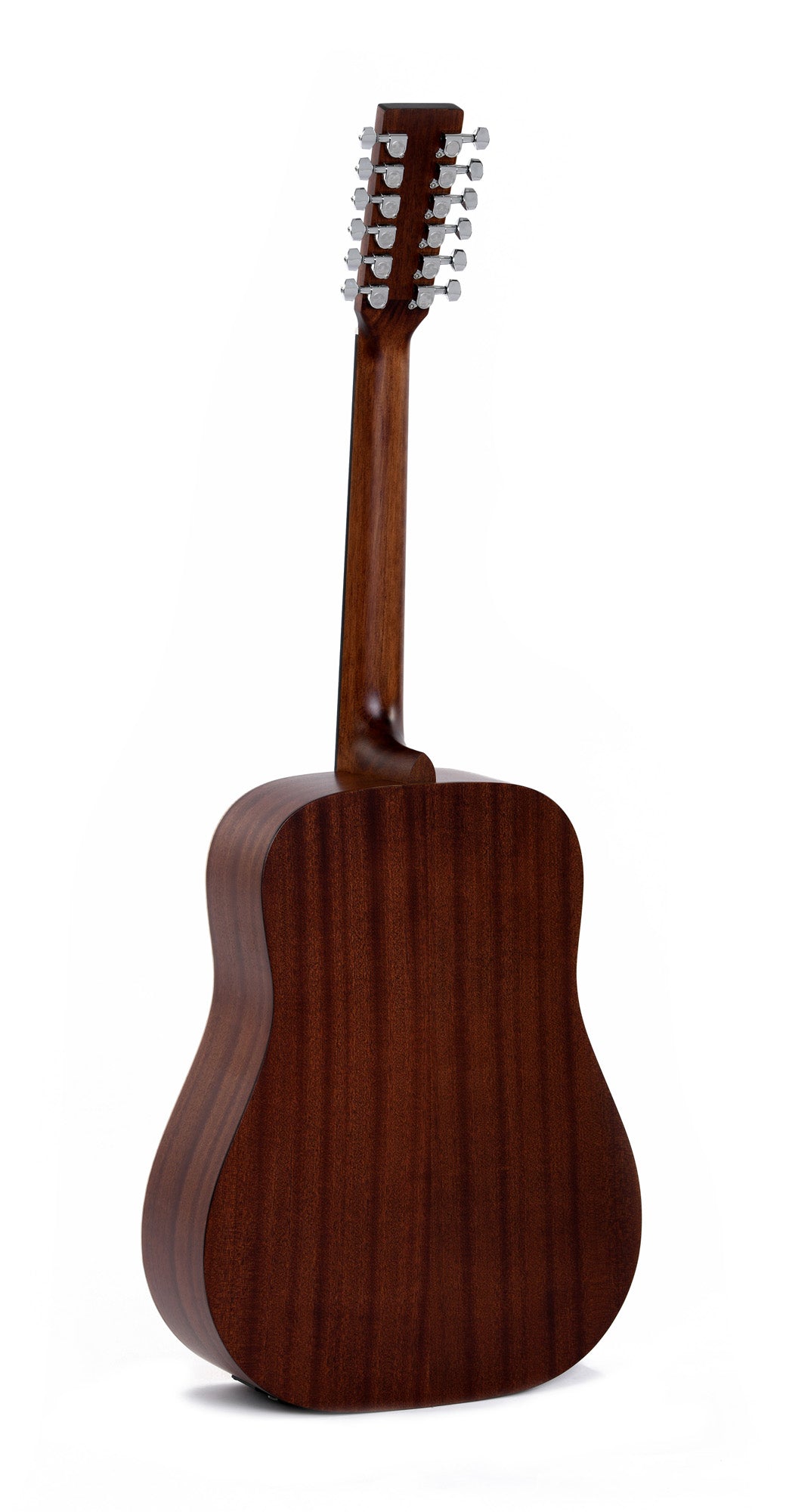 Modèle DM12E, Dreadnought 12 cordes, table épicéa massif, f/e acajou, touche micarta, EQ Sigma, naturel satiné