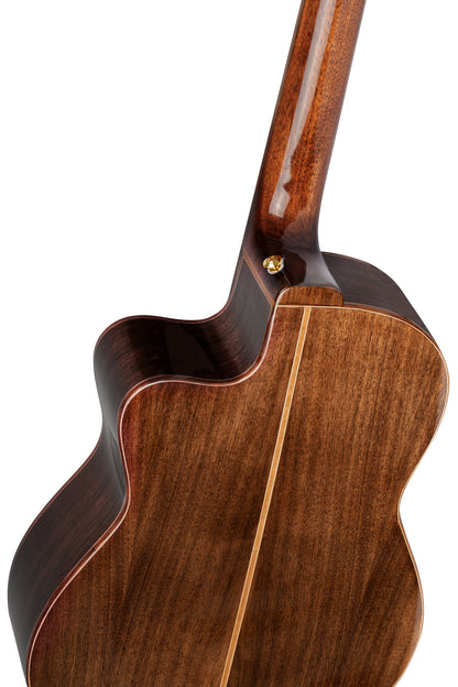 RCE158SN, modèle Slim Neck, pan coupé, EQ MagusPro, table épicéa massif, manche acajou, sillet 48 mm, housse, sunburst