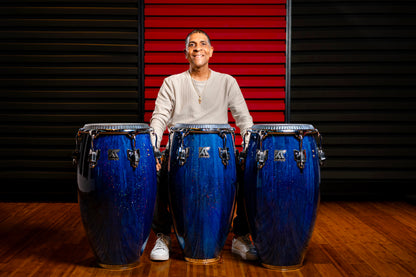 Conga William 'Kachiro' 11" 3/4, fût pin de Nouvelle-Zélande 3 plis, hauteur 76.2cm, peau cuir de veau noir, cercles SSR 4mm