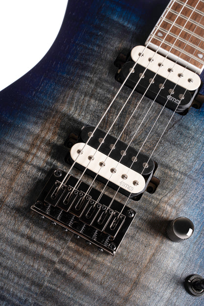 KX300, corps acajou, table érable figuré, manche vissé érable, touche jatoba, micros EMG RetroActive, cobalt burst pores ouverts