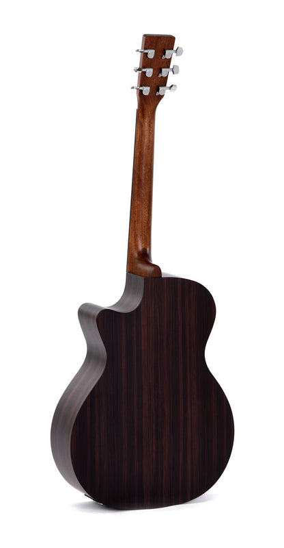 Modèle GTCE, Grand OM pan coupé, table épicéa massif, f/e tilia, touche micarta, EQ Sigma, naturel satiné