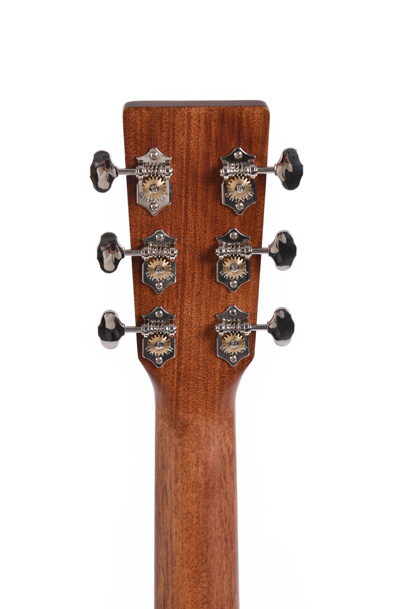 Modèle SGPC-10E, Grand OM pan coupé, table épicéa Sitka massif, f/e pau ferro massif, touche micarta, EQ LR Baggs, soft case