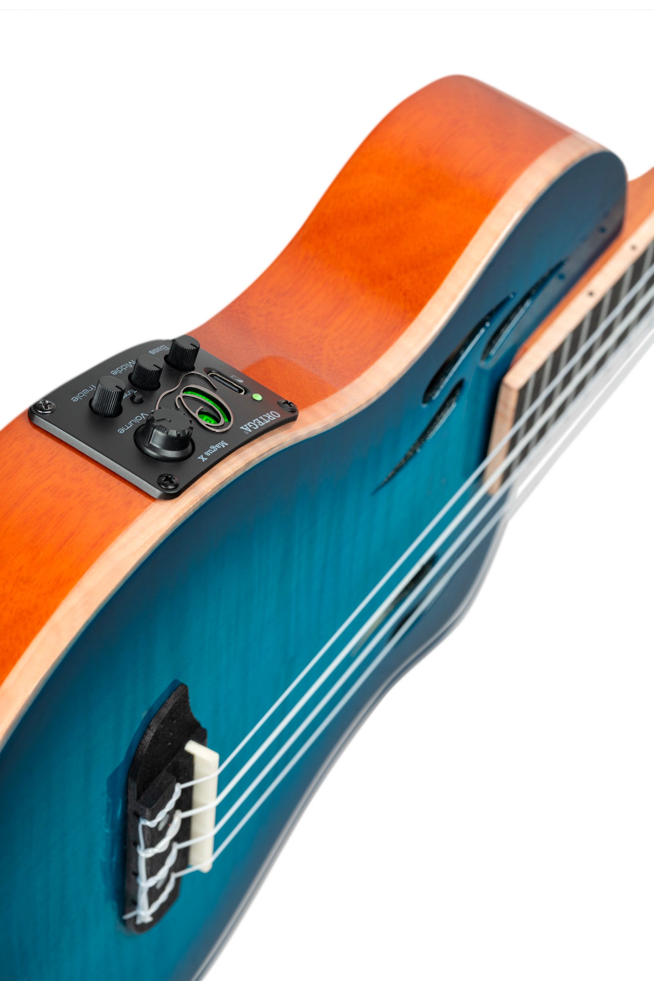 RTPX-U-FMA, modèle Tourplayer Ténor, pan coupé, EQ Magus X/U, table érable flammé, f/e okoumé, manche acajou, housse, bleu