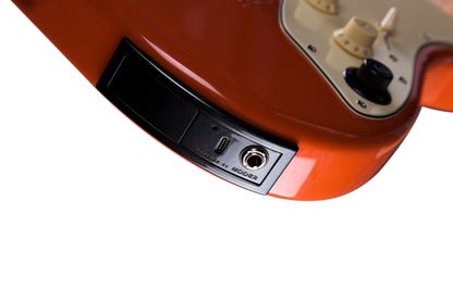 GTRS P800, corps aulne, manche érable flammé torréfié, touche palissandre, micros et processeur GTRS, fiesta red