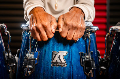 Tumba William 'Kachiro' 12" 1/2, fût pin de Nouvelle-Zélande 3 plis, hauteur 76.2cm, peau cuir de veau noir, cercles SSR 4mm