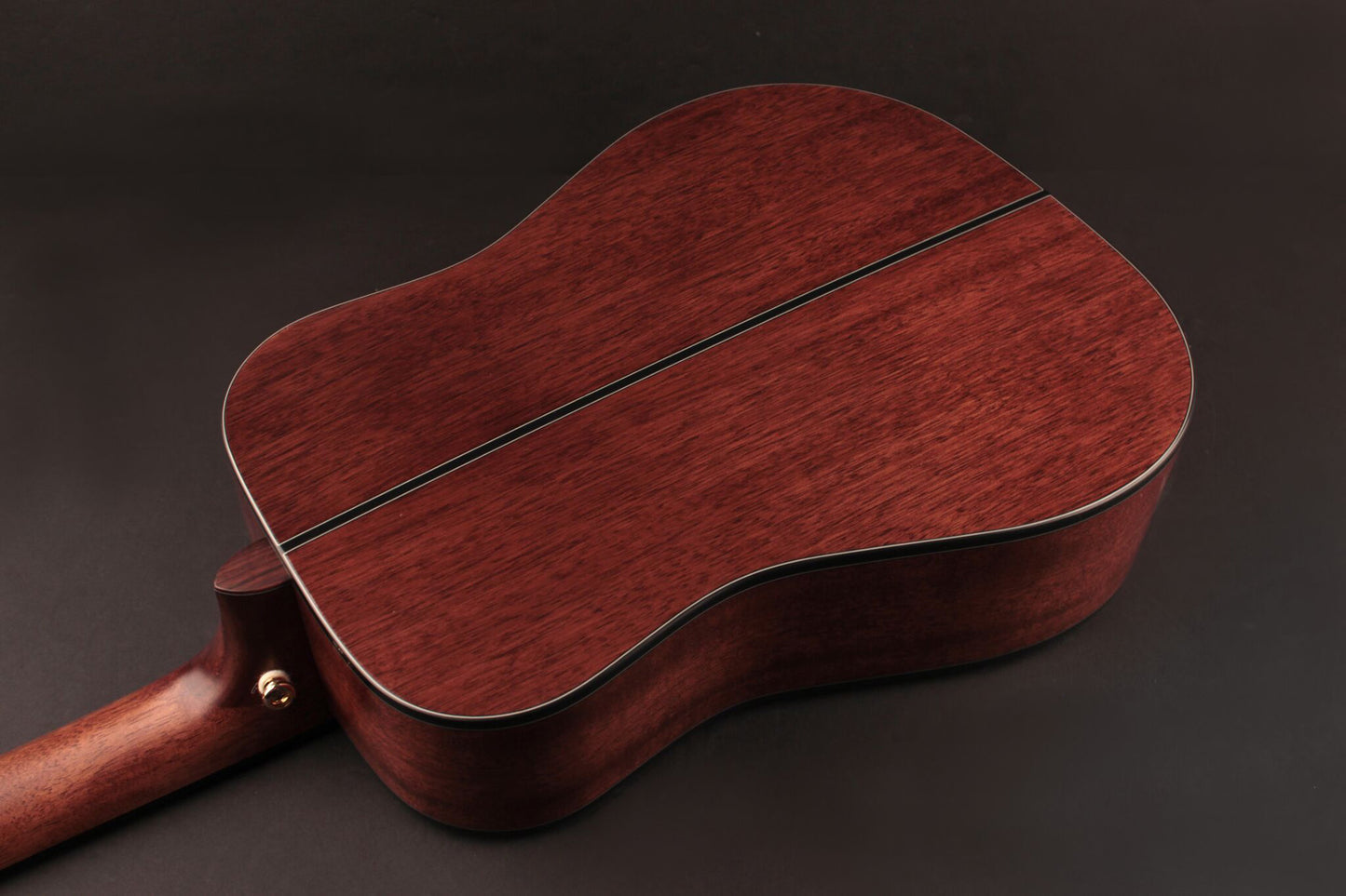 GOLD-MINI-F, forme Dreadnought 3/4, table épicéa massif torréfié, f/e acajou massif, EQ Fishman Flex Plus, naturel brillant
