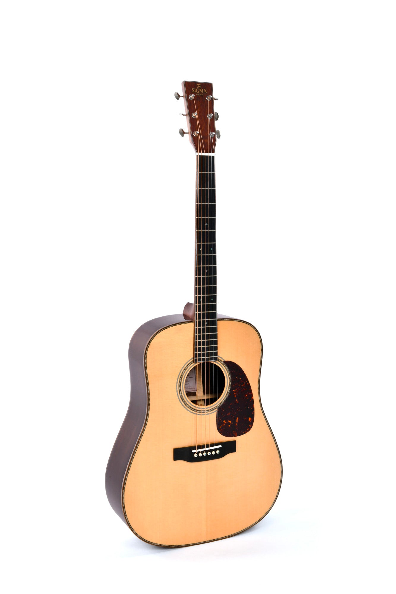 Modèle SDR-35HM, Dreadnought, table épicéa massif, f/e palissandre du madagascar massif, touche ébène, étui, naturel brillant