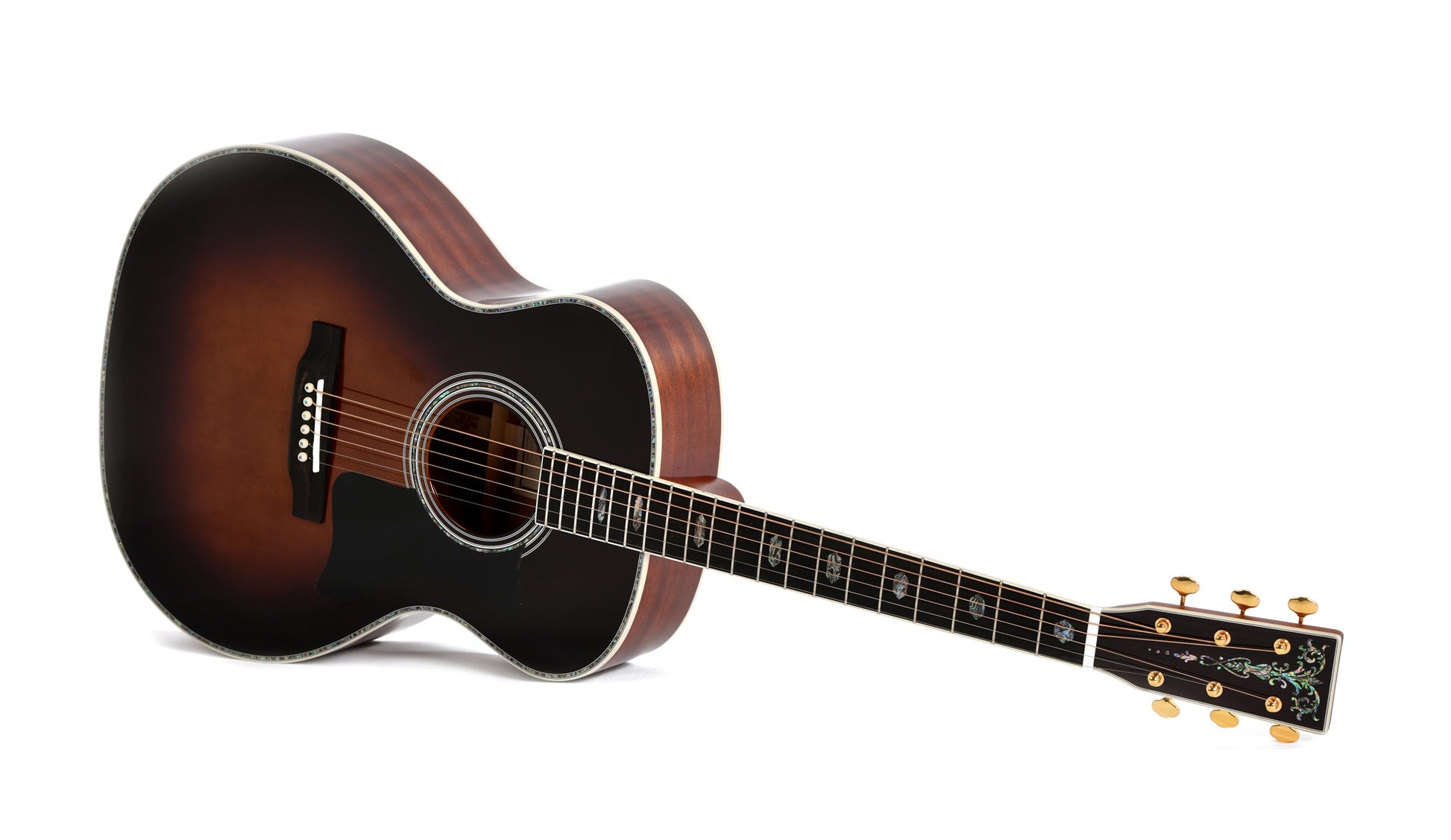 Modèle SGM-41-SB, Grand OM, table épicéa massif, f/e acajou massif, touche ébène, soft case, sunburst brillant