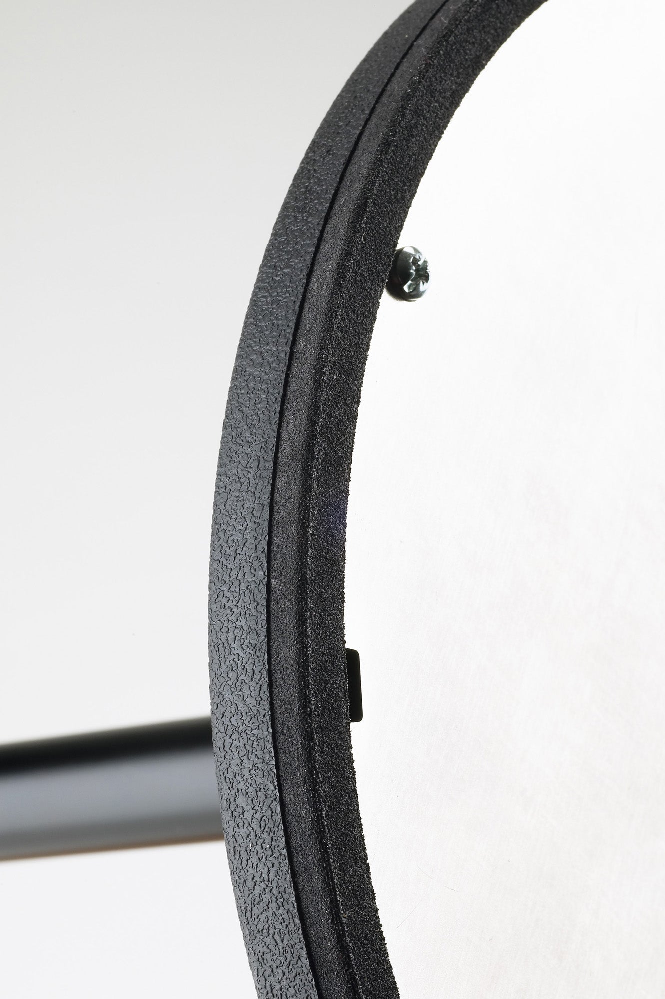 Support micro droit K&M 26050, socle en fonte.