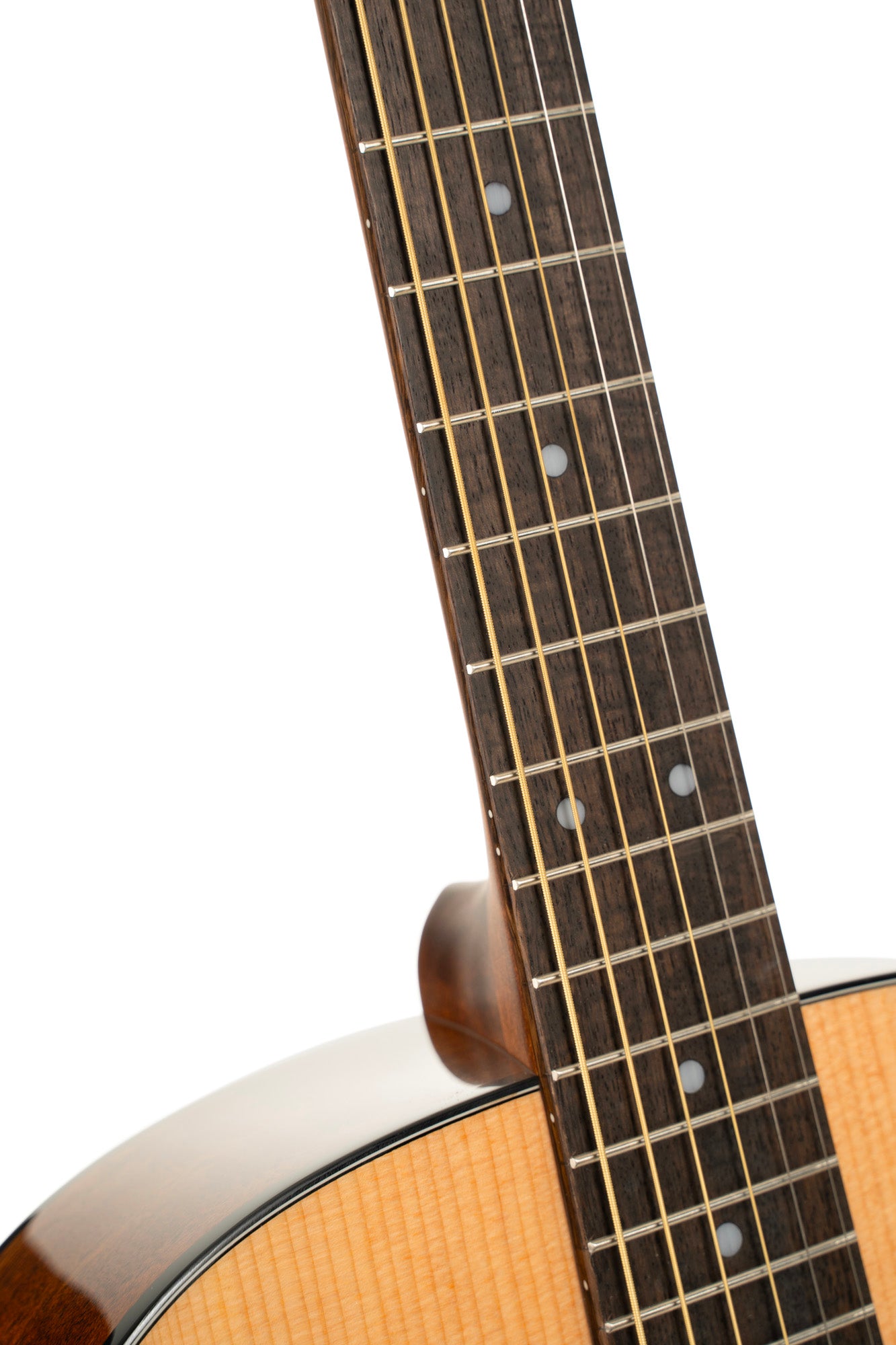 L60, forme Orchestra Model, table épicéa massif, fond & éclisses acajou, touche laurier, naturel brillant