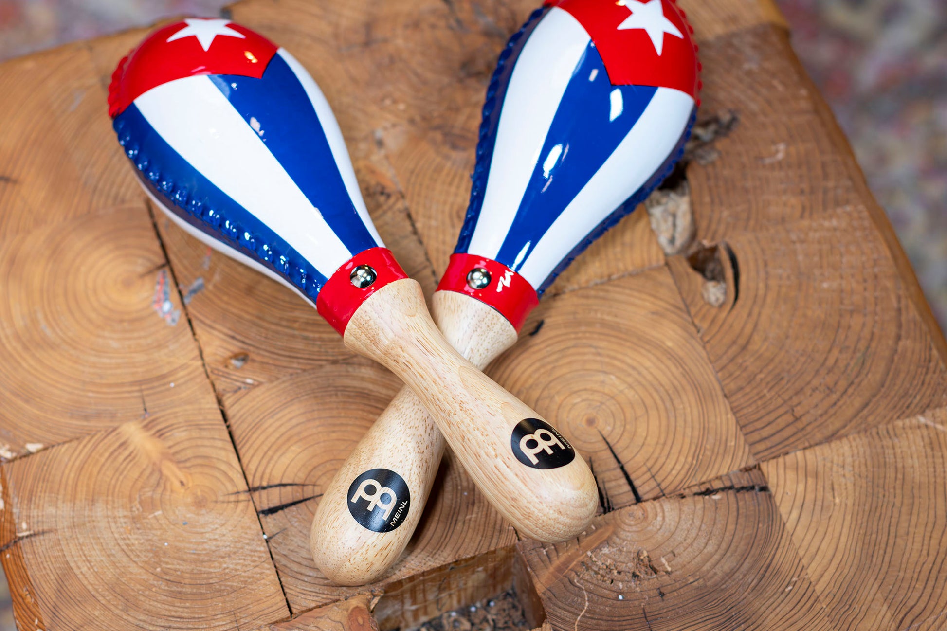 MARACAS MEINL PEAU ANIMALE MODELE STANDARD DRAPEAU CUBAIN