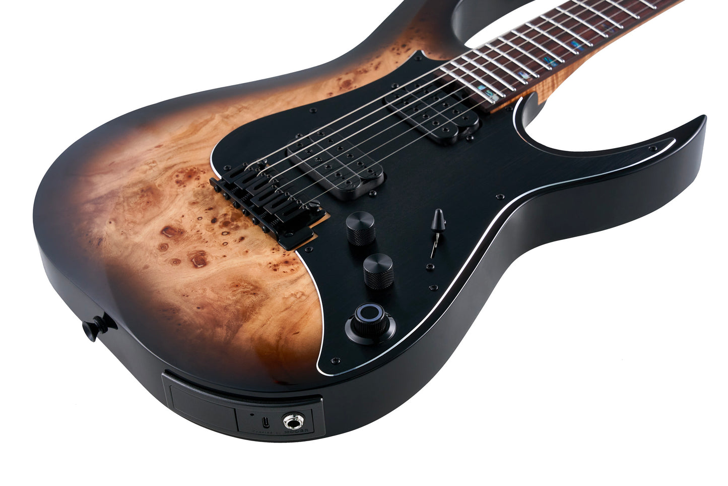 GTRS M810, corps aulne, manche érable torréfié, table loupe de peuplier, touche palissandre, processeur GTRS, natural burst