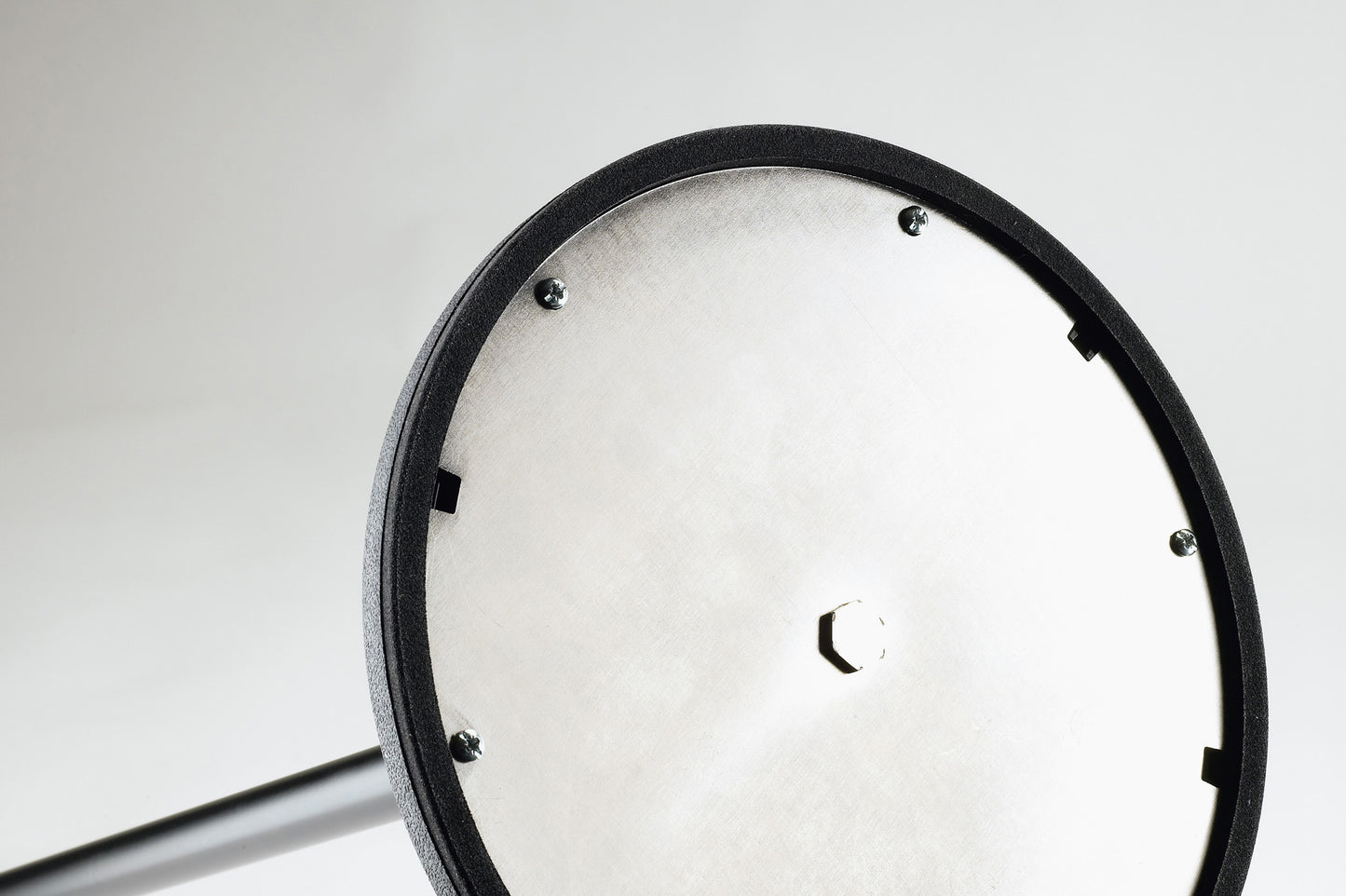 Support micro droit K&M 26050, socle en fonte.