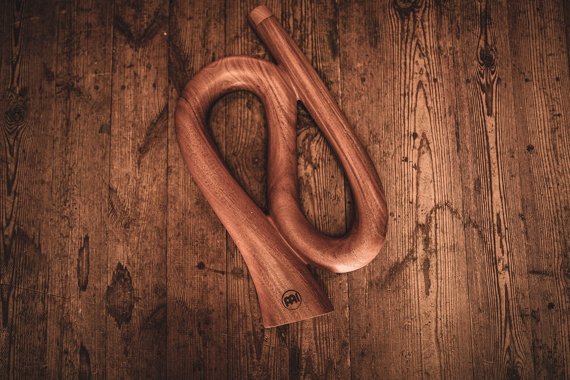 Didgeridoo Pro Meinl Sonic Energy en forme de S. Accordage en Ré.