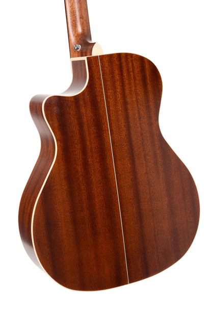 Essence GA4, table épicéa Sitka massif torréfié, f/e acajou, touche palissandre, Fishman Presys VT, semi brillant