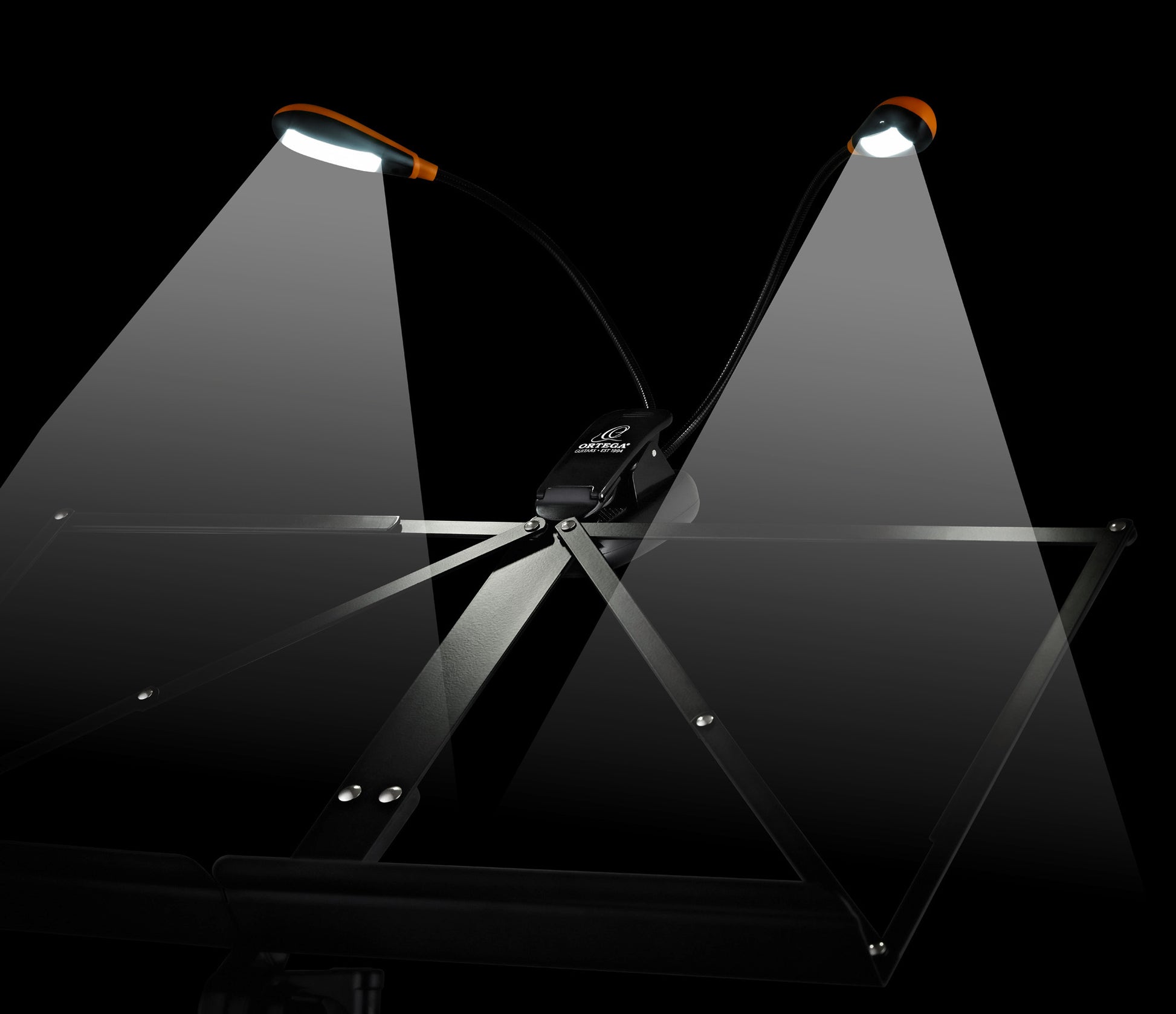 Lampe de pupitre à pince, 2x2 LEDS, rechargeable via USB (câble inclus), 160 lumens, noir et orange