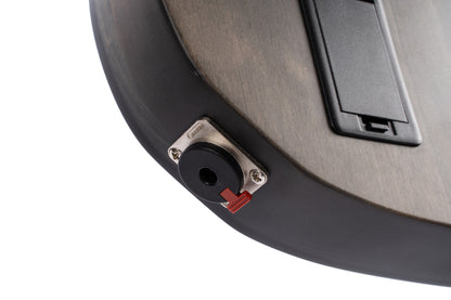 X700 Mutility, corps acajou, table frêne/érable, manche et touche érable torréfié, micros Fishman Fluence, housse, noir satiné