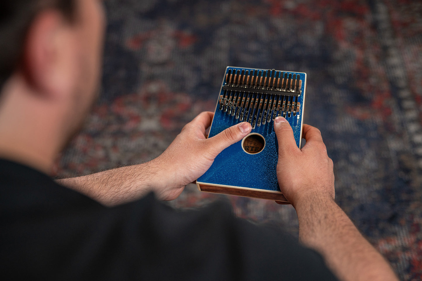 OKB4-MBL, kalimba Ortega série Acoustic, 17 notes en DO majeur, acacia massif, housse, bleu