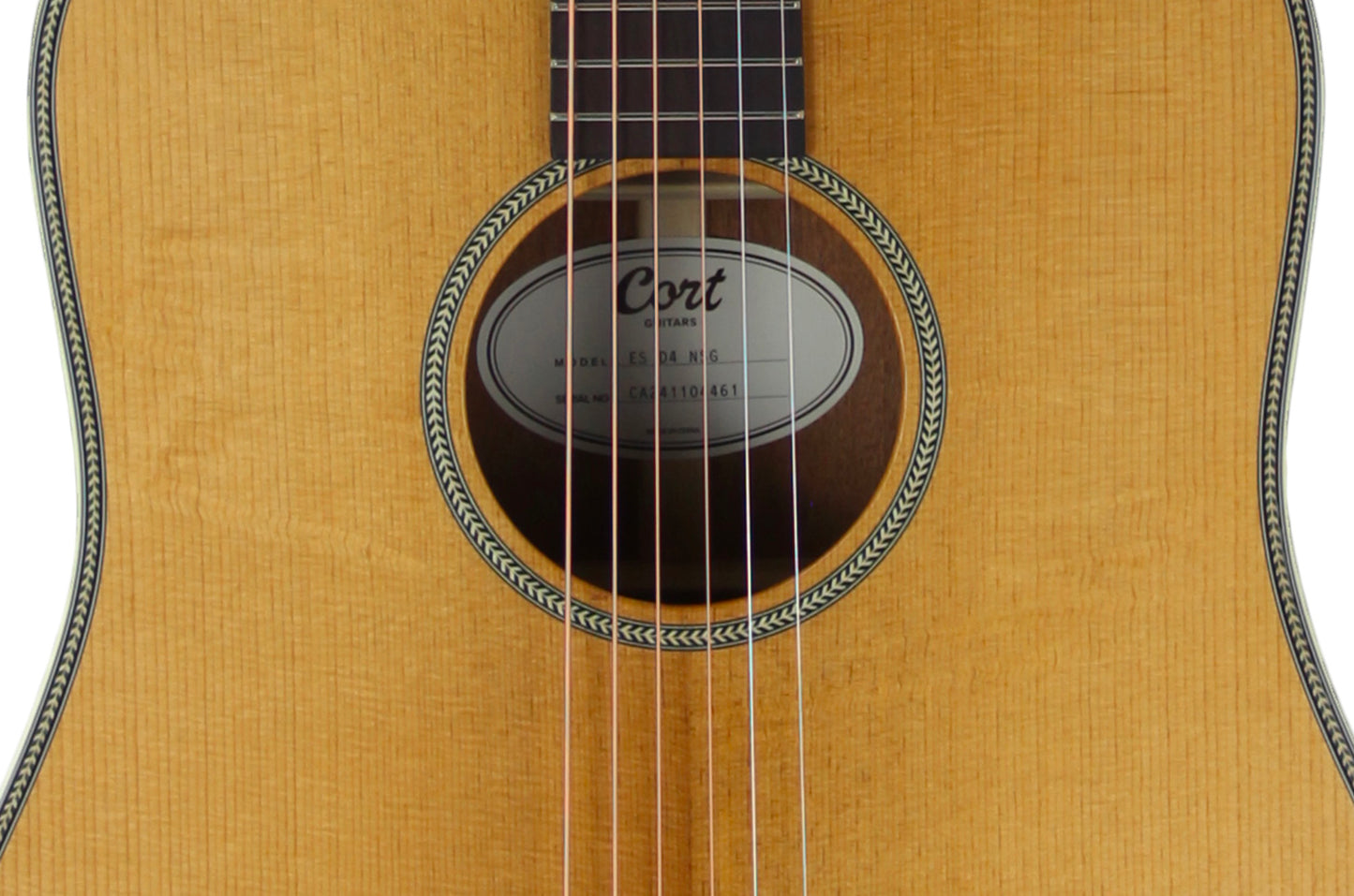 Essence D4, table épicéa Sitka massif torréfié, f/e acajou, touche & chevalet palissandre, semi brillant