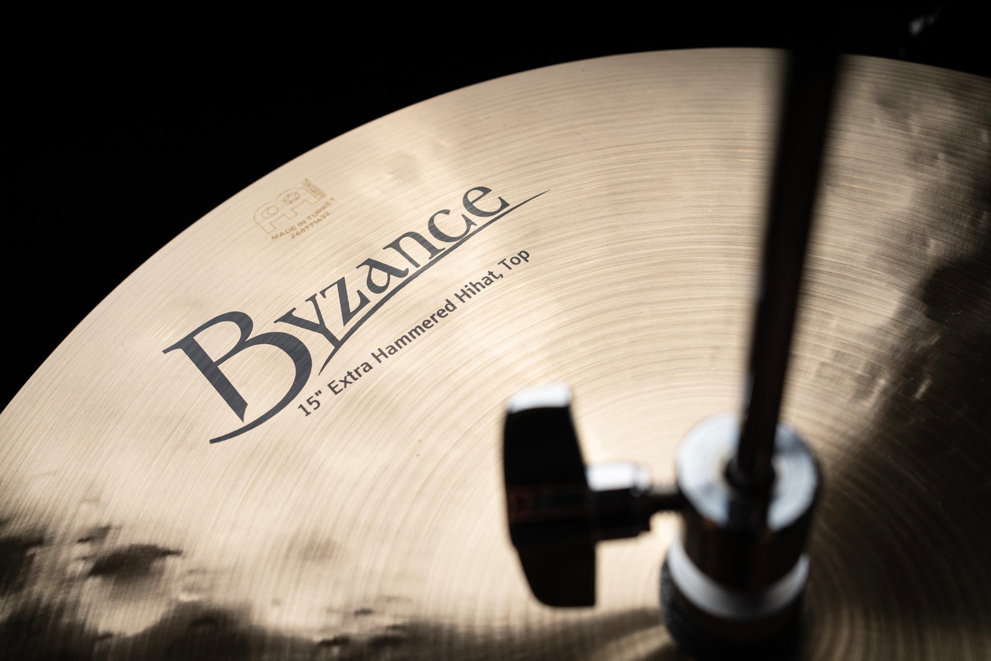 Charleston Traditional 15" Extra Hammered, Alliage bronze B20, Martelée à la main, Finition traditionnelle