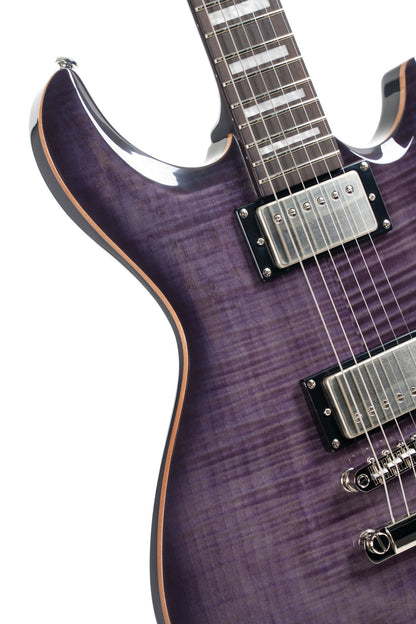M600, corps acajou, placage érable flammé, manche collé acajou, 2 micros doubles Cort Voiced Tone VTH-59, trans purple burst