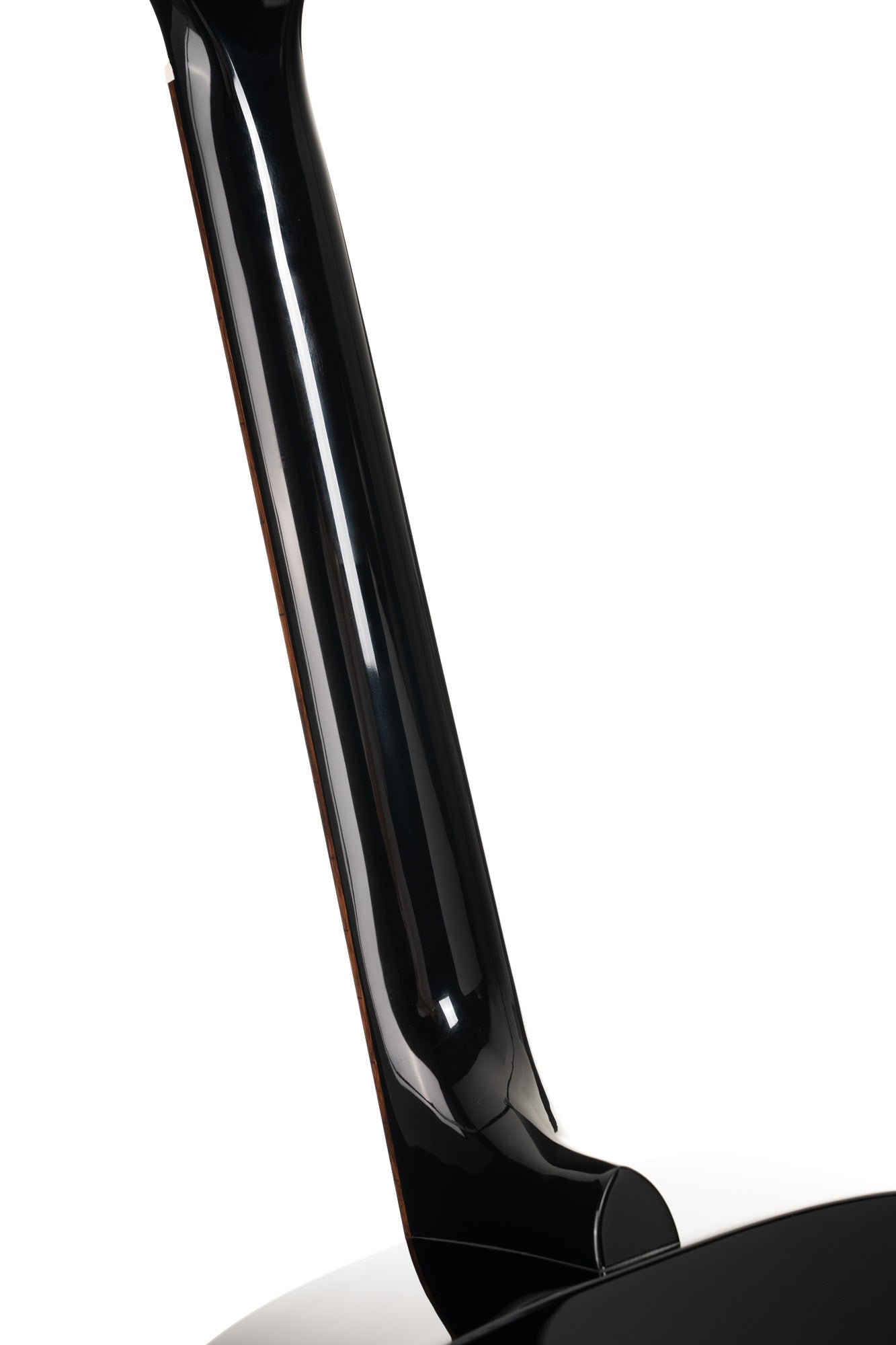 Earth 60, table épicéa massif, fond & éclisses acajou, touche laurier, noir brillant