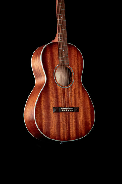 AP550, forme Parlor, table acajou, f/e acajou, manche acajou, sillet 43 mm, naturel pores ouverts