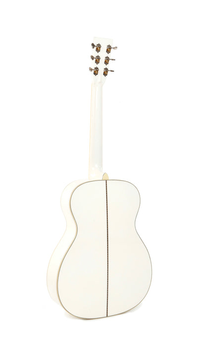 Modèle 000A WHITE PEARL, édition spéciale, Forme 000, table épicéa massif AA, f/e érable flammé, Fishman Sonitone, soft case