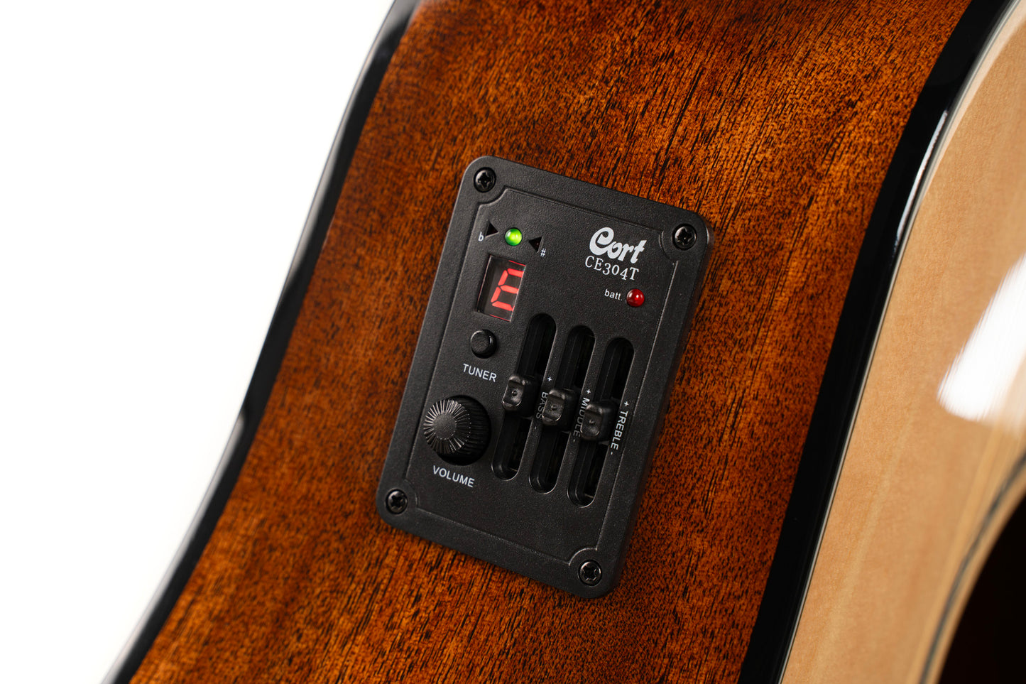 Earth 60 CE, pan coupé, table épicéa massif, fond & éclisses acajou, touche laurier, EQ CE304T, naturel brillant