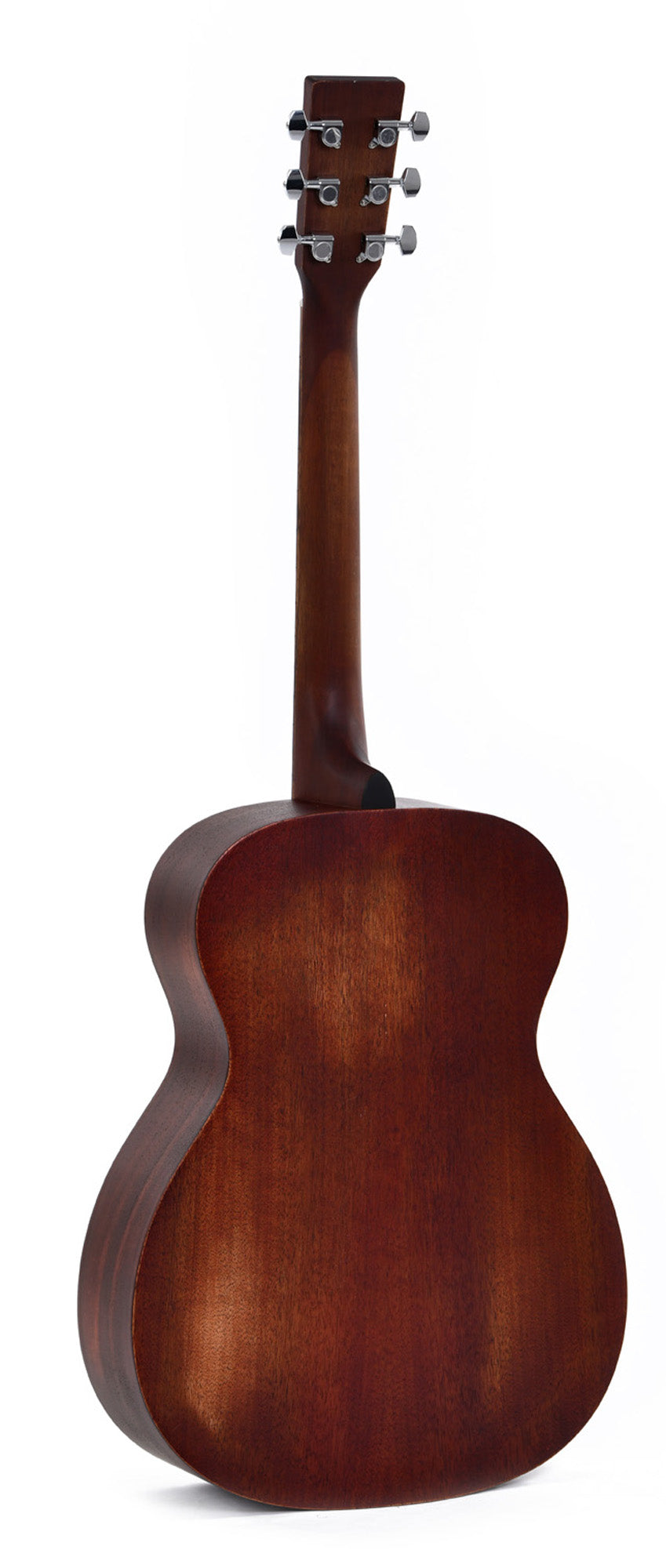 Modèle 000-15-AGED, Forme 000, table épicéa Sitka, fond & éclisses acajou, sillet & chevalet en os, sunburst satiné vieilli