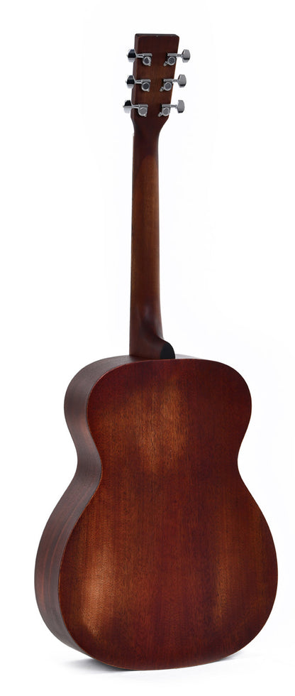 Modèle 000-15-AGED, Forme 000, table épicéa Sitka, fond & éclisses acajou, sillet & chevalet en os, sunburst satiné vieilli