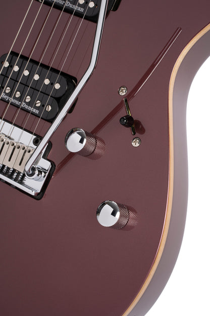 G300 PRO, corps tilleul, table érable massif, manche et touche érable torréfié, 2 micros Seymour Duncan, bourgogne vif