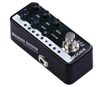 Pédale BROWN SOUND, préampli numérique type ampli signature VH V1, deux canaux, EQ 3 bandes par canal, noir et blanc