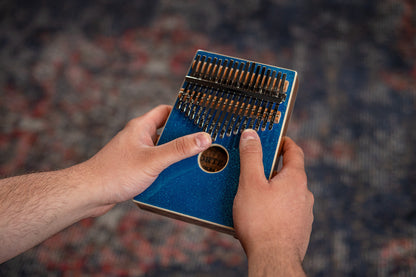 OKB4-MBL, kalimba Ortega série Acoustic, 17 notes en DO majeur, acacia massif, housse, bleu