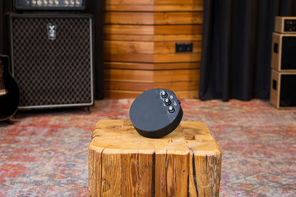 Pad de percussion compact électronique avec 5 sons différents, batterie rechargeable et adaptable à une perche de cymbale