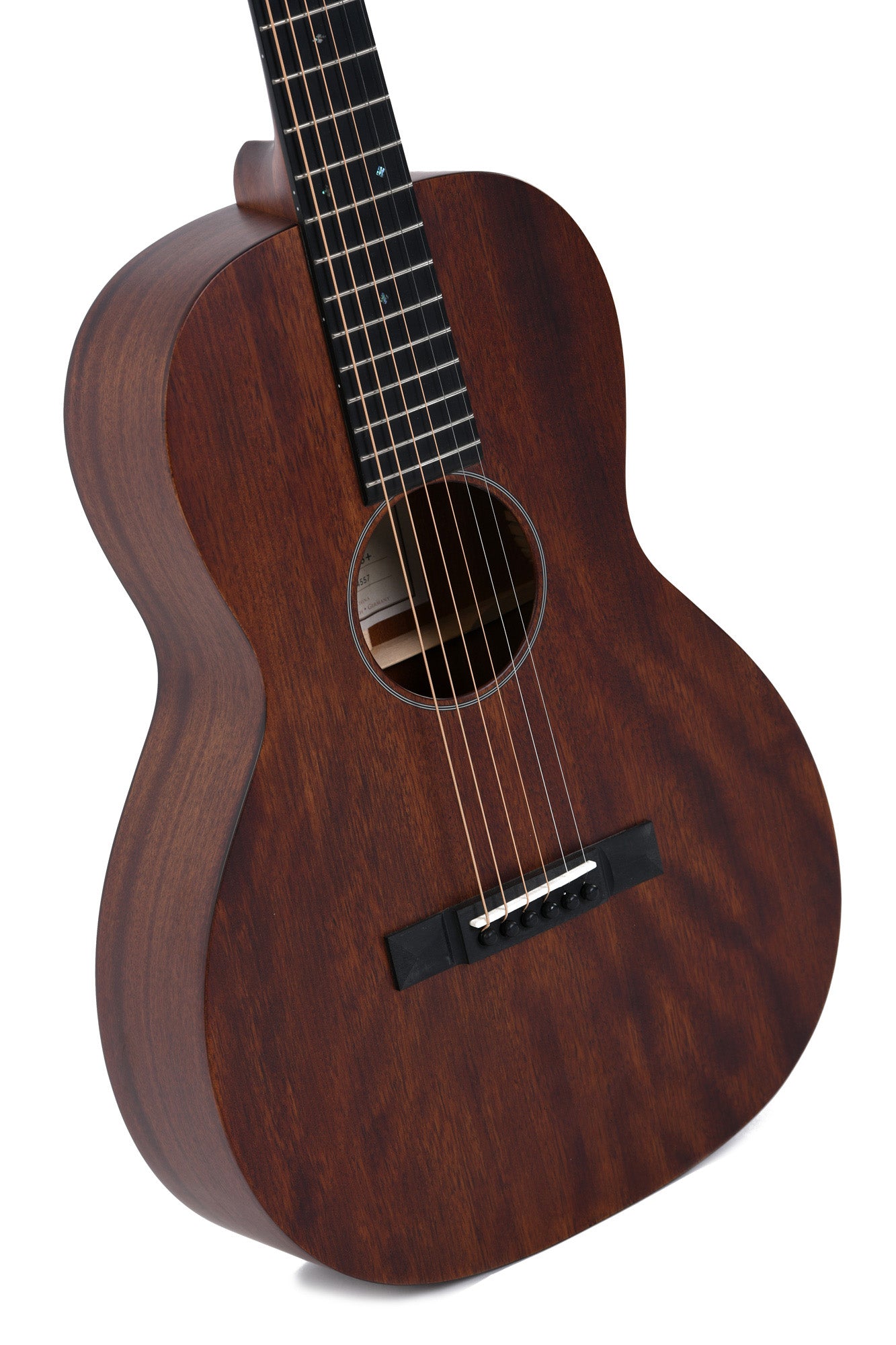 Modèle 00M-15S, Forme 00, table acajou massif, f/e acajou, touche & chevalet micarta, tête ajourée, naturel satiné