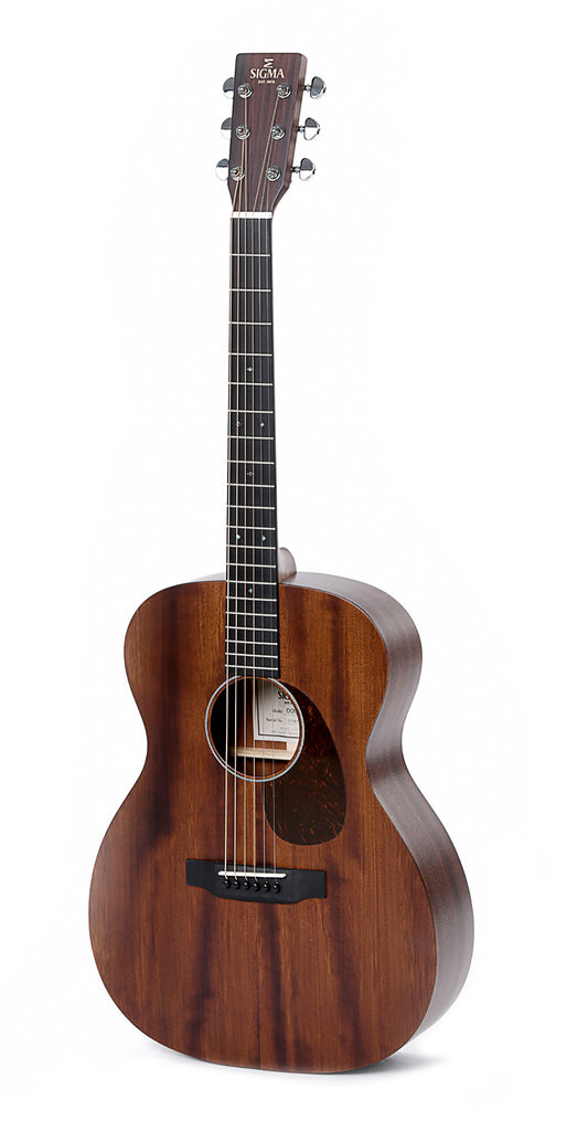 Modèle 000M-15, Forme 000, table acajou massif, f/e acajou, touche micarta, naturel satiné