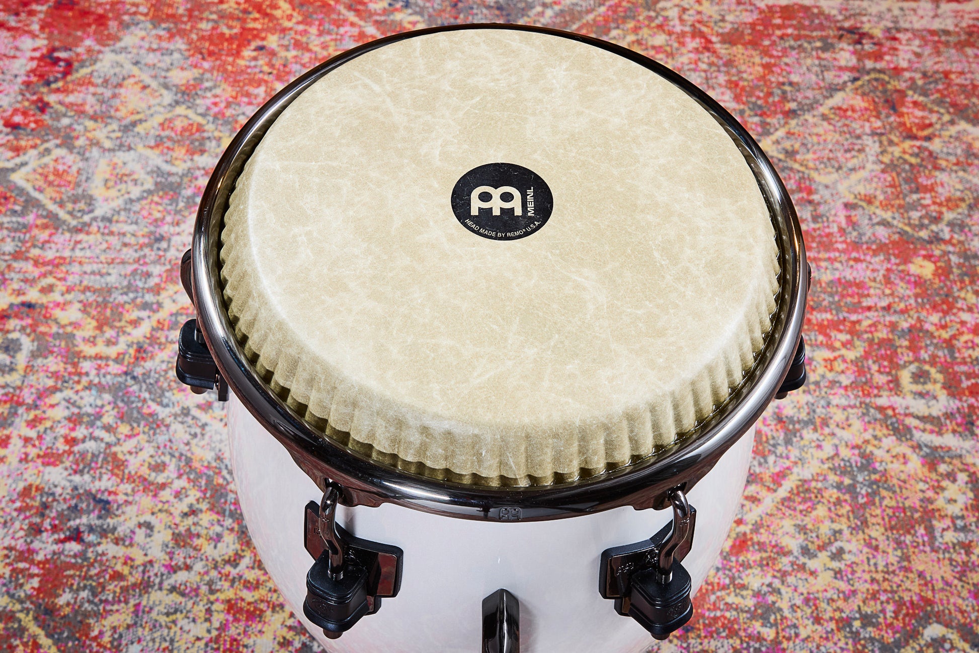 Quinto Roberto Serrano 11", fût Chêne Siam 3 plis, hauteur 76.2cm, peau Fiberskyn, cercles SSR 4mm.